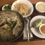 ベトナム食堂 フォー・ホア - 鶏肉のフォーセット
