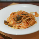 イタリア食房 TAVERNA VISCONTI - 料理写真:海老とナスのトマトソース☆
