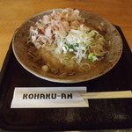 こはく庵 - 「おろしそば」580円　蕎麦が見えないぐらいたっぷりの葱・おろし・鰹節