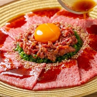 生食許可も降りてユッケや肉寿司など多彩なメニュー