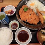 Yamakatsu - 宝山豚のロースカツ定食（厚切り）+肉厚あじフライ（単品）