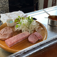 横浜瀬里奈 ステーキドーム - 