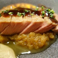 Restaurant つじ川 - .....【肉料理】イベリコ豚のロースト.....マッシュルームのピュレ..... ４時間半煮込んだ玉ねぎ.....