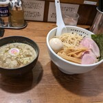 江戸前煮干中華そば きみはん - 特製梅香る煮干しつけめん（特盛）