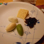 西洋料理 島 - デザート（ヨーグルト、バニラ、抹茶のアイス、チーズケーキ、黒豆）