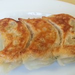 麺屋 ようすけ - 大きめな餃子３個で２８０円