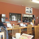 麺屋 ようすけ - 食べ終えた頃から続々とお客さんが