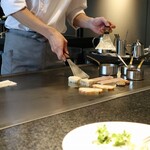 Innovative TEPPAN Watahan - 若いシェフ＆お喋り楽しいホールの方