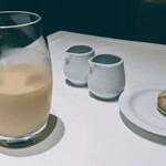 アーティショー - ミルクティー、お茶菓子