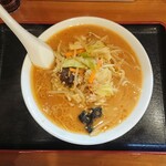 六綵亭 - みそらーめん 700円