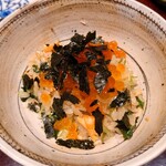 日本料理 柳燕 - イクラを乗せ、揉み海苔を掛けて