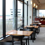 Bird Cafe - 大きなガラス窓からの景色は琵琶湖が気持ちいいです