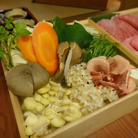 北新地しゃぶしゃぶすき焼き きらく - 野菜と茸