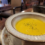 CAFE de JIKAN - セットのカボチャポタージュスープです。