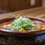 草津 極楽酒場 - 四川風麻婆豆腐