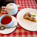 Brasserie Le Bon Vivre - あたたかい紅茶と一緒にいただきます