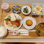 食堂ももふく - 週替わりランチ　スズキみそ漬フライ　ミントソース（2022.9.16）