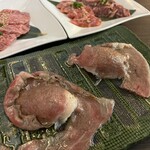 老舗精肉店直送 岡崎焼肉 飛騨牛の奴隷 - 