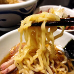 櫻井中華そば店 - お子様中華そば、麺リフトアップ