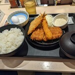 松乃家 - ロースかつ & 海鮮２種盛合せ定食(税込1,110円)＋生玉子(70円)で、1,180円