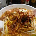 一条流がんこ総本家分家四谷荒木町 - 途中で焦しネギをトッピング！