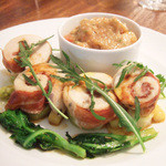 ニコラ - 山浦さんの信州黄金軍鶏 白いんげん豆のサラダ添え(1750円)