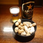 Sanoya - 瓶ビール大瓶/茹で落花生(¥720/¥450)