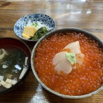 みなと食堂 - いくら丼