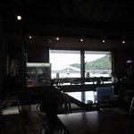 パザパ - カウンター越しに橋が