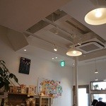 サンミ  - 清潔感のある店内