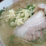 江ちゃんラーメン - にんにく2個クラッシュ(^^)
