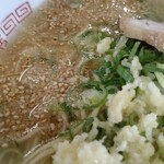 江ちゃんラーメン - ゴマ…アップ！にんにくボケた笑