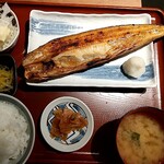 Robata kunsei apeoi - 昼の定食（焼魚）