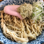 ラーメン イッケン - 平打ちちぢれ麺が旨い！とろろ昆布が絶妙で昆布度アップ！