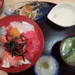 寿し活魚 みゆき - 海鮮丼　1,580円
