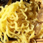 壱の滝 - 麺が固まらないように麺の下には氷が‥