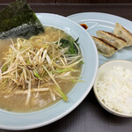 ラーメンショップ椿 - 醤油ネギラーメン餃子セット