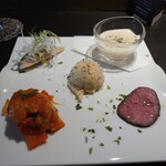 Sousaku Dainingu Tabemono De Asonde Haikemasen - 前菜４種とミニポタージュ