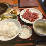 上野手 焼肉店 - 