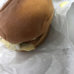 モスバーガー - 魚である。最近頭悪くなってきたワイには必須な気もする。（参考・おさかな天国）