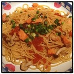 ジョリーパスタ - 反動2  サーモンといくらときのこの醤油パスタ