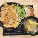 和食レストラン 雅 - ピリ辛味噌が食欲を掻き立てます。