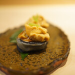 味ひろ - 甘く炊いた茄子に味噌、河豚の皮、雲丹。合わせると全く嫌味じゃない甘味に言葉が出ません。