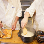 味ひろ - 炊き立ての香りが店内に広がります