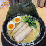 横浜家系ラーメン 丸岡商店 - 