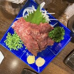 三酉屋 - 馬刺し858円
