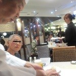 四川飯店 - 鉄人直接、配膳と料理説明してもらい感激です