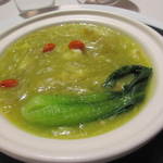 四川飯店 - 活き伊勢エビとフカヒレの煮込み