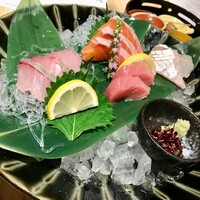 梅田 鮨割烹のの - 20220915刺身３種盛り合わせとシマアジ