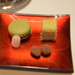 レストラン タテル ヨシノ 銀座 - 小菓子